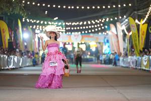 BIB: 45483
                            <button type="button" onclick="openModal(8148619)" class="btn btn-primary btn-sm float-right btn-popup" data-toggle="modal" data-target=".modal-high-quality">
                        <i class="fas fa-shopping-cart"></i> Add to Cart
                    </button>
                                            <button type="button" onclick="isThisMe(8148619, true)" class="btn btn-success btn-sm float-right btn-popup btn-isme hidden" data-toggle="tooltip" data-placement="bottom" title="นี่คือรูปของคุณใช่ไหม คลิกที่นี่เพื่อเอาเข้าอัลบั้ม">
                        <i class="fas fa-plus"></i> Add to album
                    </button>
                    <button type="button" onclick="isThisMe(8148619, false)" class="btn btn-warning btn-sm float-right btn-popup btn-isnotme hidden">
                        <i class="fas fa-ban"></i> Remove from album
                    </button>